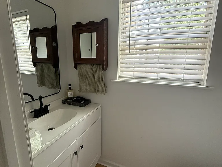 125 Country Town Ct — Photo 3