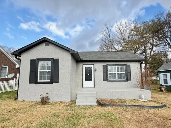 302 Poplar St N, Cowan, TN 37318