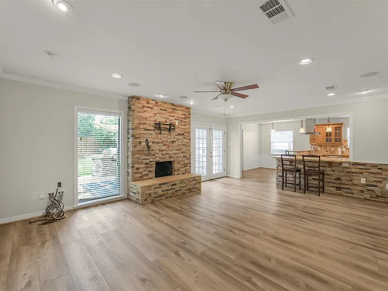 14915 Chadbourne Dr — Photo 8