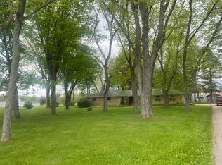 51615 Mayflower Rd, South Bend, IN 46628