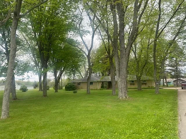 51615 Mayflower Rd photo 1