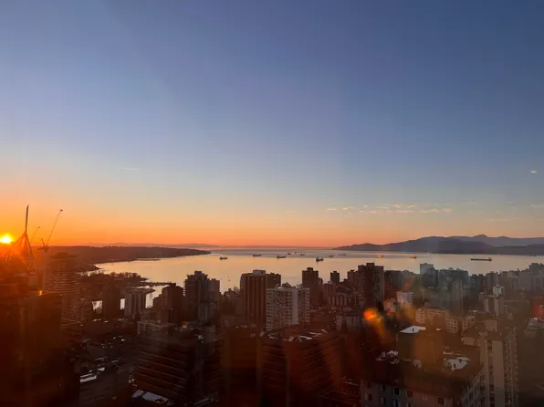 938 Nelson St #3704, Vancouver, BC V6Z 3A7