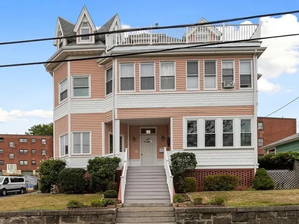 11 Tudor St, Lynn, MA 01902