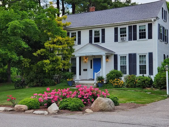 21 Ash St APT 1, Hopkinton, MA 01748