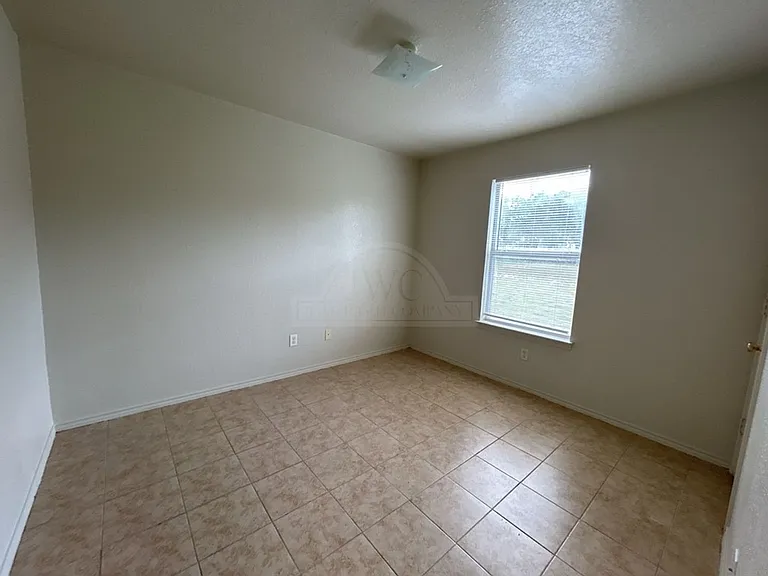 1505 Dugger Cr, Killeen — Photo 10