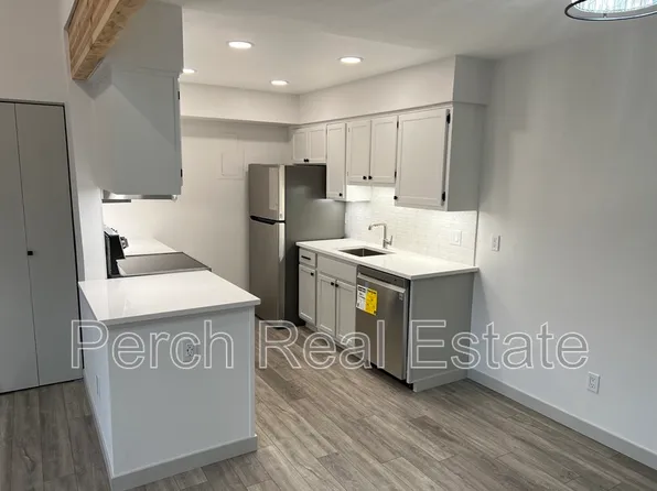 7080 W 20th Ave APT 201, Lakewood, CO 80214