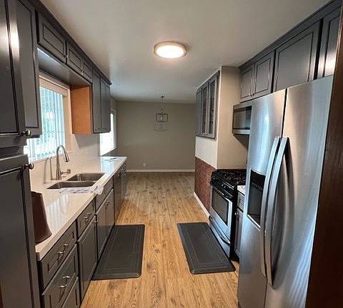 3rd image of 668 Salberg Ave