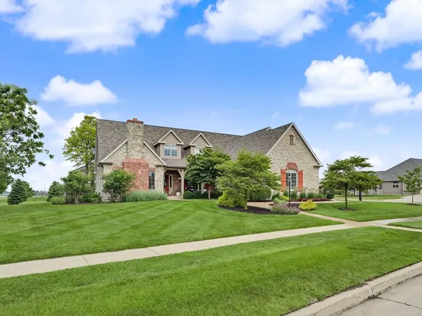1301 English Oak Dr, Champaign, IL 61822
