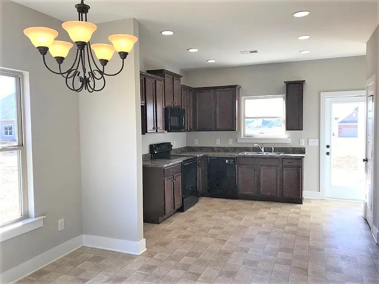 320 Union Station Dr — Photo 4