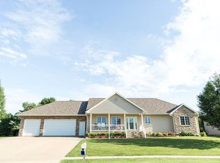 1005 Benjamin Dr, Marshalltown, IA 50158