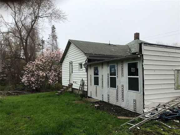 4th image of 105 West Ave