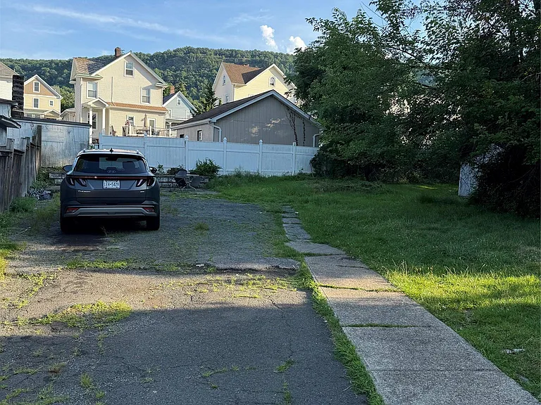 29 Spring St #A — Photo 9
