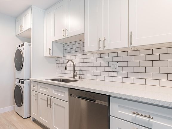 4th image of 228 Madrona St #B