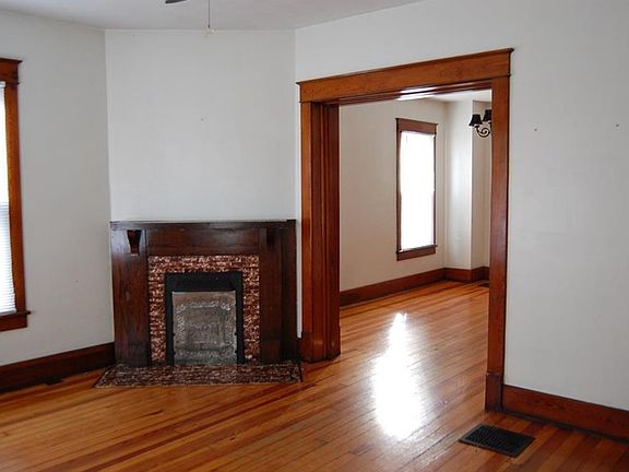 3rd image of 131 E Water St