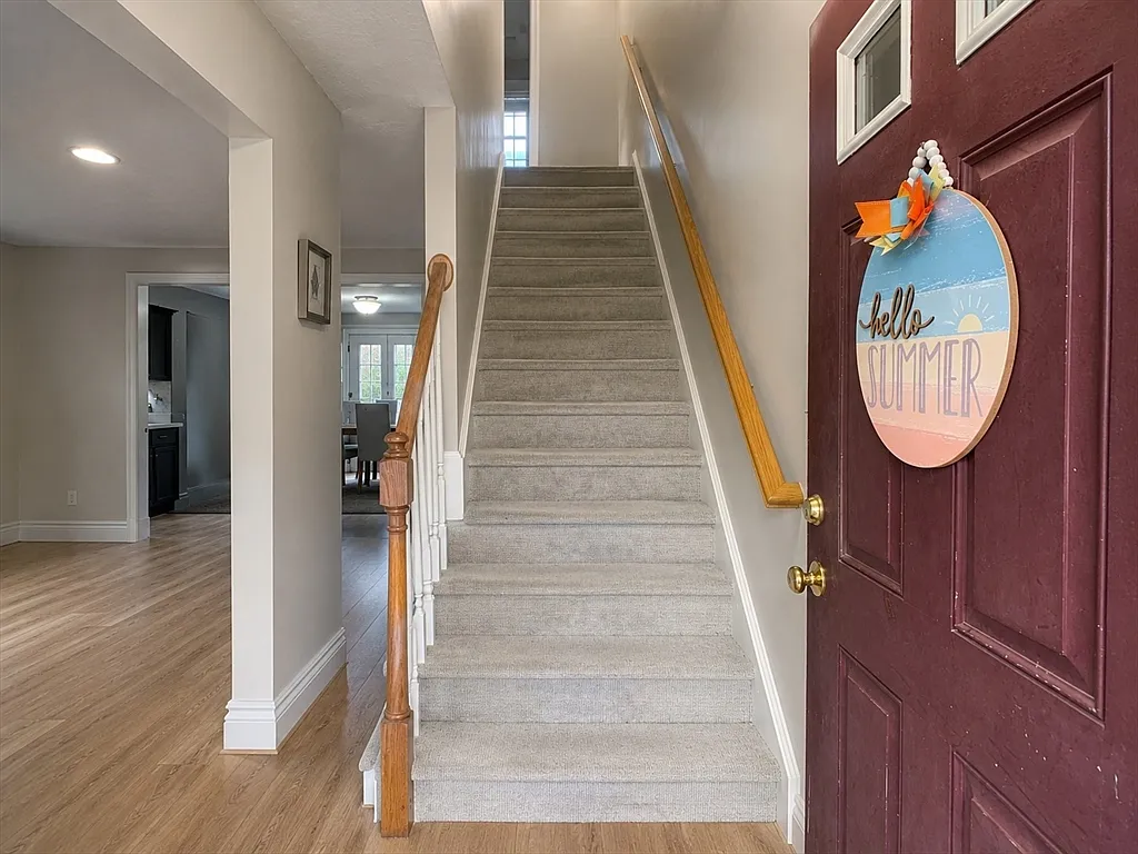 3 bed, 1.5 bath, 1250 sqft, $2,450 — Photo 4