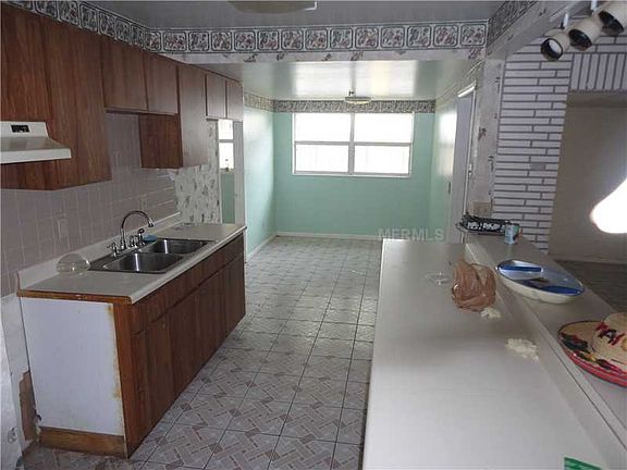 3rd image of 6004 Cresthill Dr
