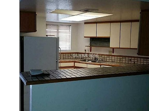 4th image of 2080 Karen Ave #81