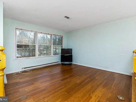 5th image of 12571 Kempston Ln