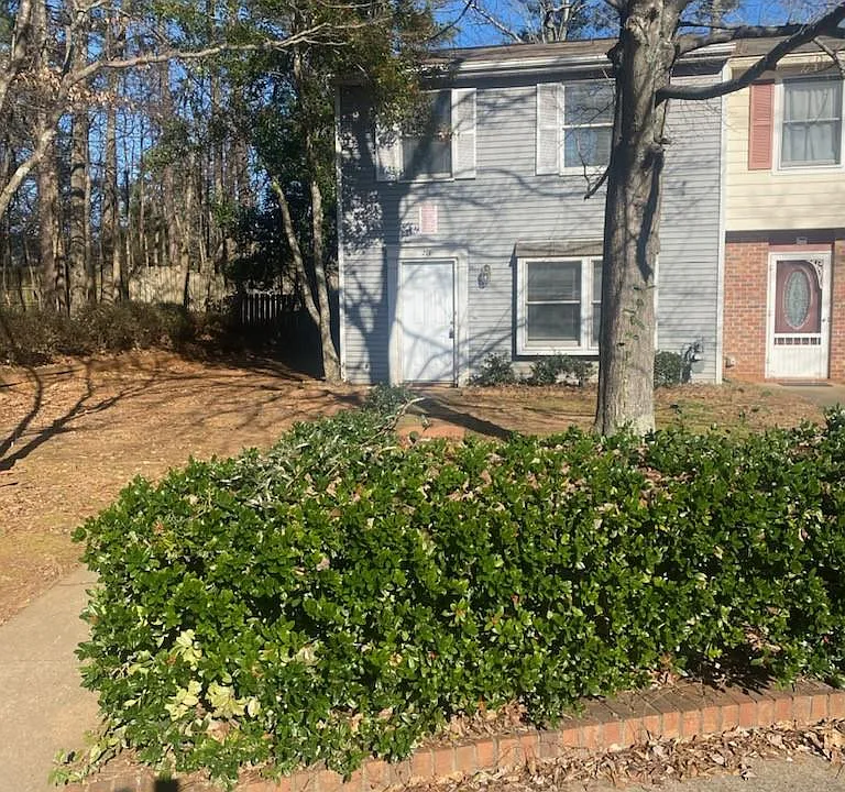 131 Roswell Commons Way