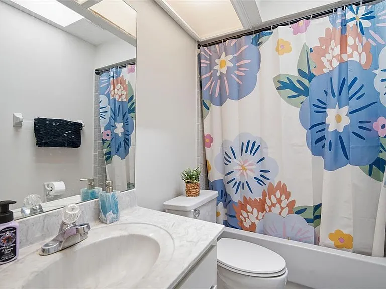 7403 Providence Rd — Photo 31
