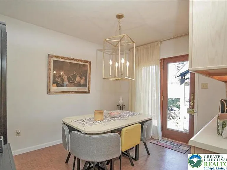 1319 Shady Ln — Photo 30