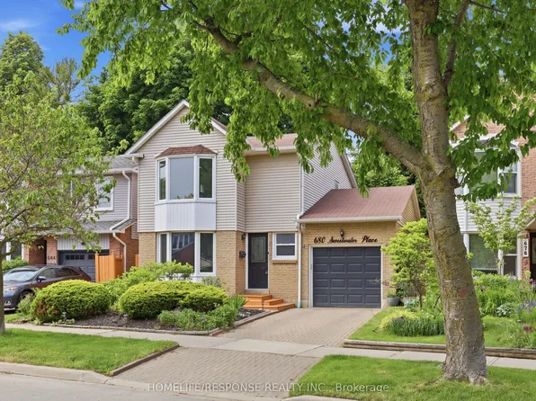 680 Sweetwater Pl, Mississauga, ON L5H 3Y9