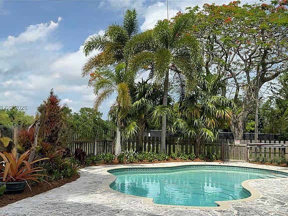 5th image of 19505 SW 272nd St