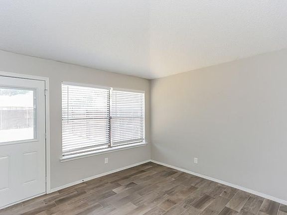 3rd image of 1134 Sprucewood Cir