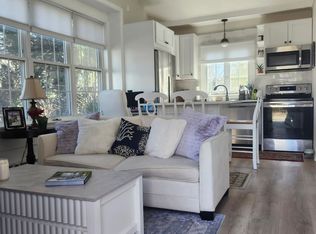 81 Commerce St #R, Clinton, CT 06413