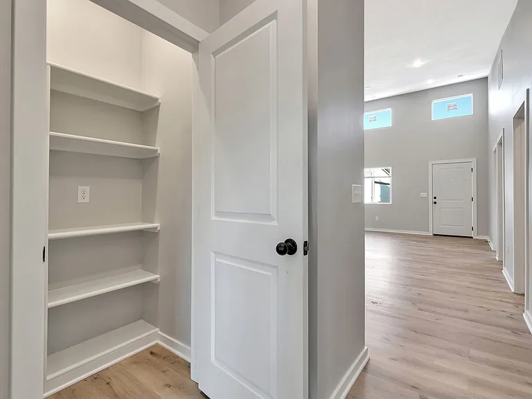 1023 S Edwards St #200 — Photo 3