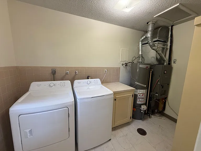 1825 S St — Photo 9