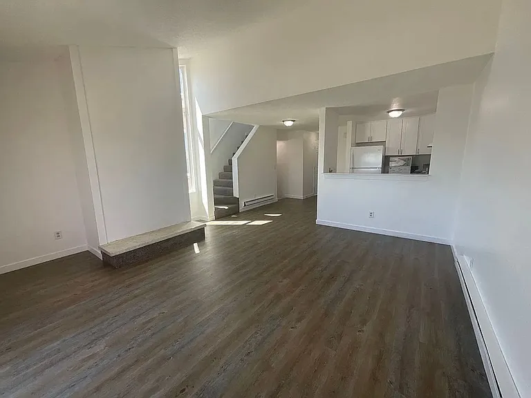 2161 Eastview Pl — Photo 7