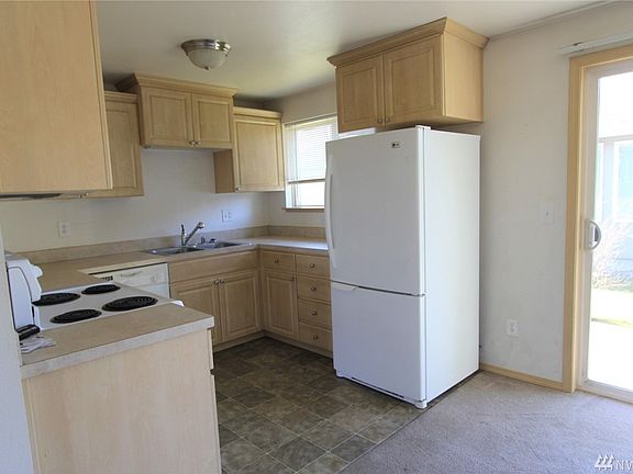 3rd image of 421 E King St