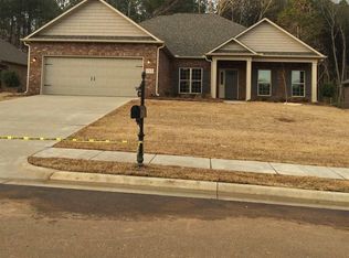 275 Windwood Dr, Huntsville, AL 35811