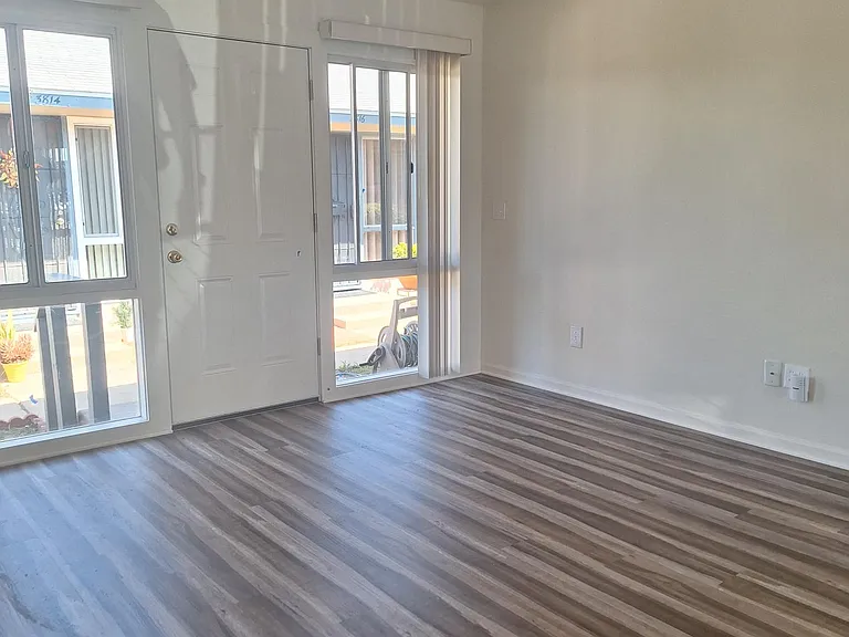 3818 Merrimac Ave — Photo 4
