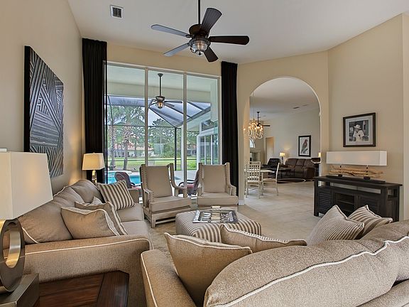 3rd image of 926 Emerald Bay Dr