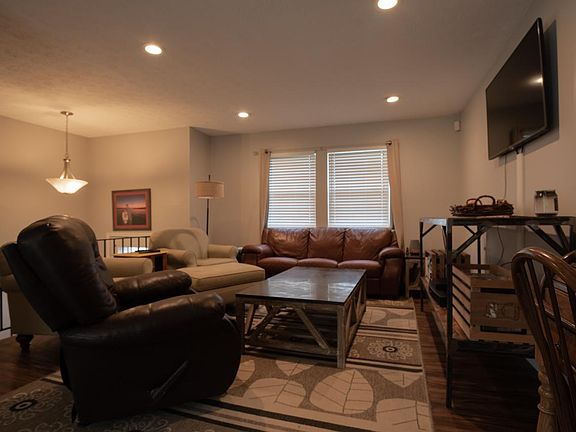 4th image of 3426 Bottomwood Dr