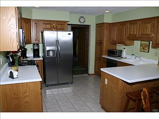 4th image of 1118 Brook Hill Close