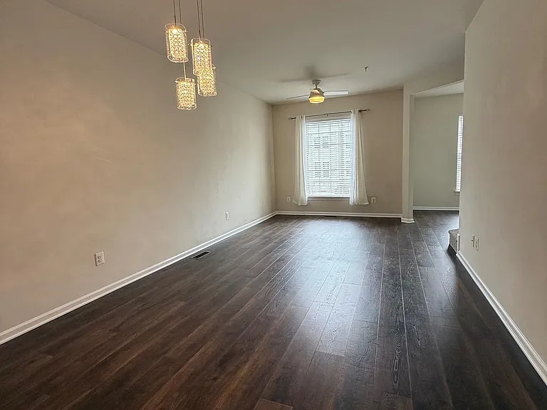 7476 Riding Meadow Way — Photo 6