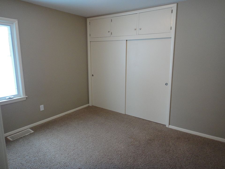 2nd image of 1409 5th St SE