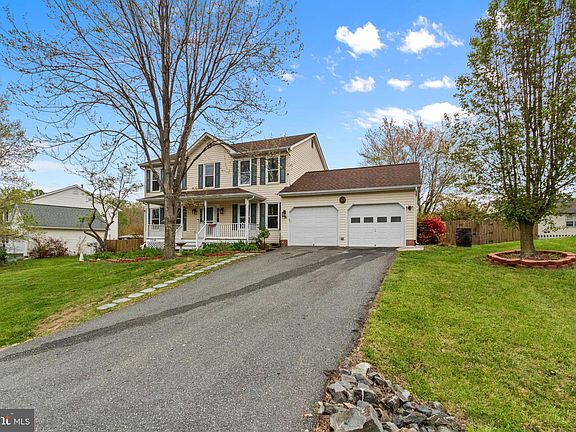 3rd image of 7214 Lord Barton Dr
