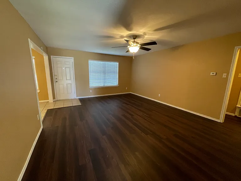 608 Coolwood Ln — Photo 3