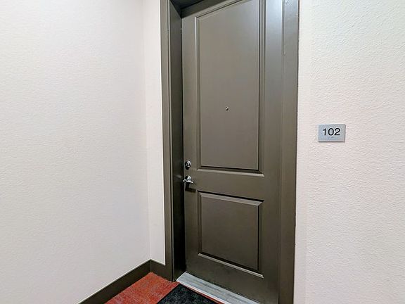 4th image of 981 S Sable Blvd Unit 102