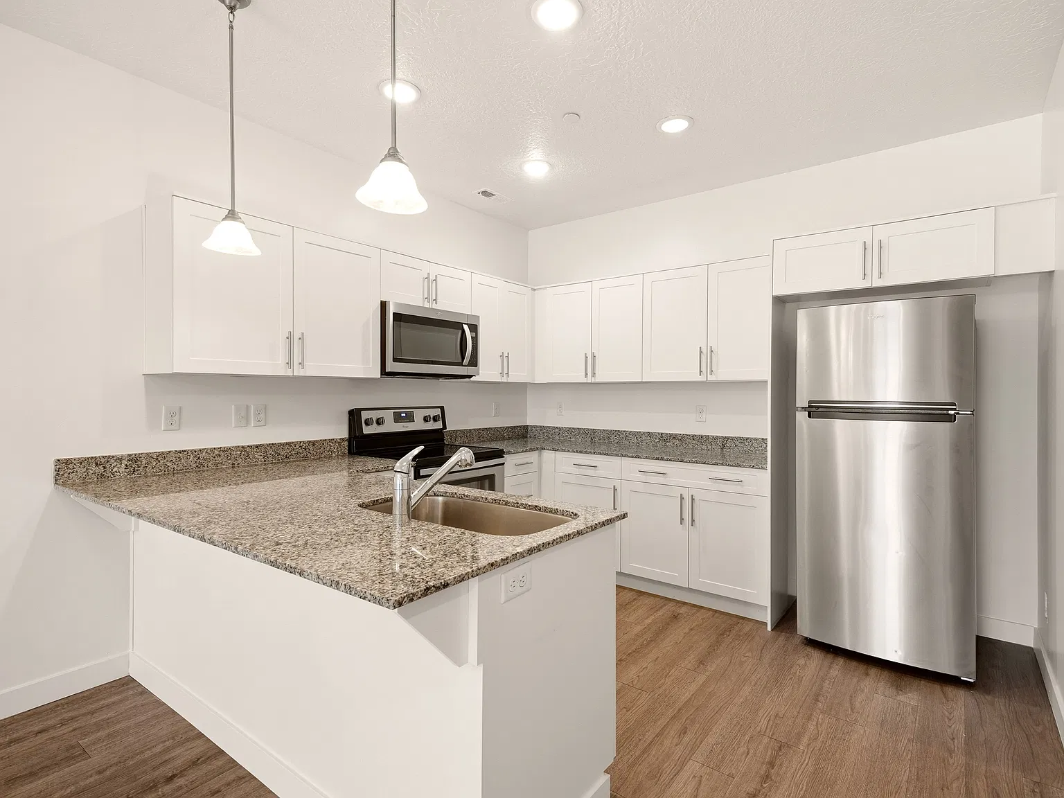 Vine Bldg 05: Unit 301 Type 3: Standard - 301 — Photo 2