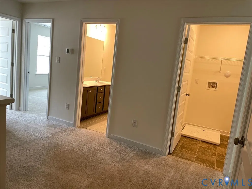 3 bed, 2.5 bath, 1667 sqft, $2,500 — Photo 2