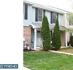2nd image of 2626 Barclay St