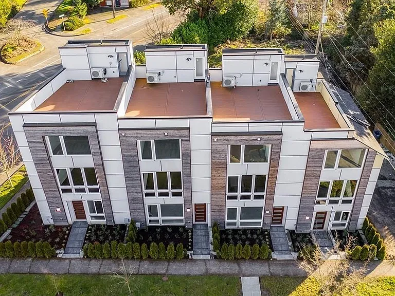 6303 Fauntleroy Way SW #A — Photo 2