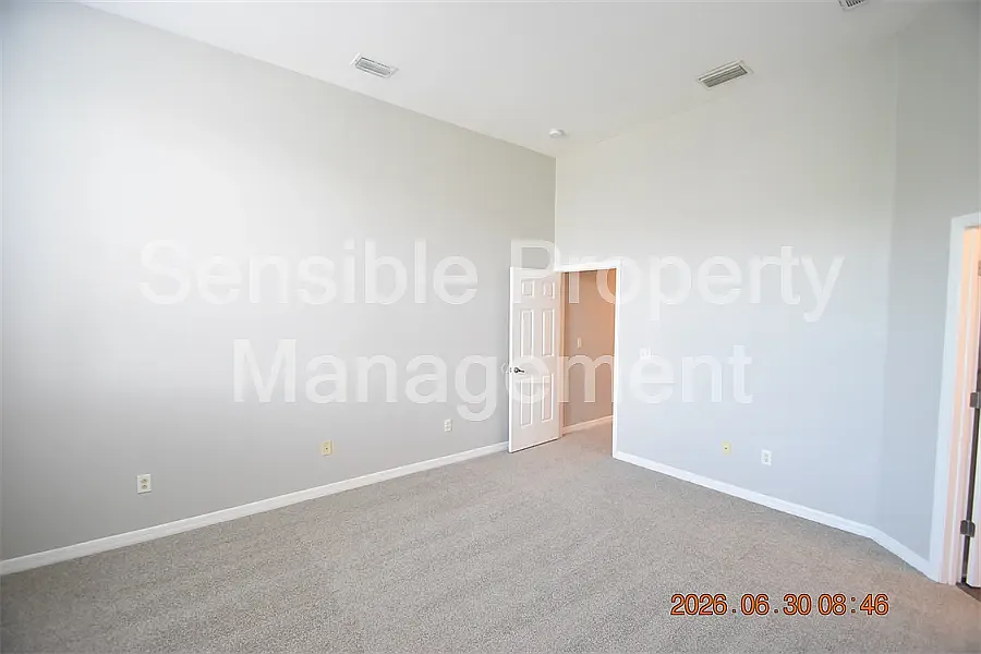 2 bed, 2.5 bath, 1485 sqft, $1,995 — Photo 2