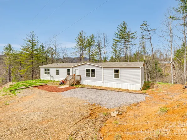 307 Sidewinder Dr, Green Mountain, NC 28740