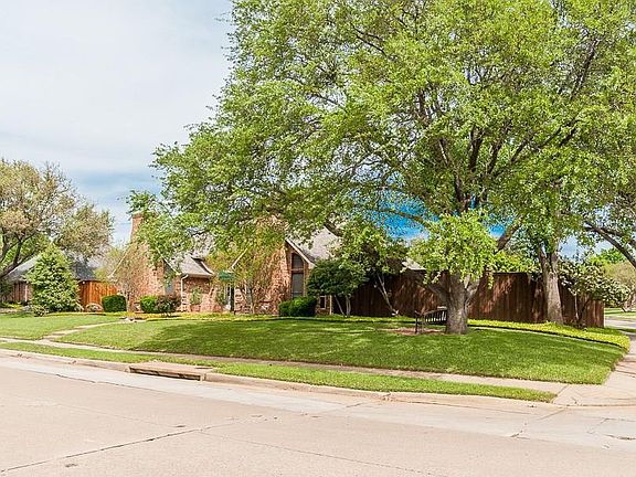 4th image of 2828 Cambridgeshire Dr